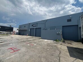 438 W 20th St, Hialeah, FL for rent Building Photo- Image 1 of 18