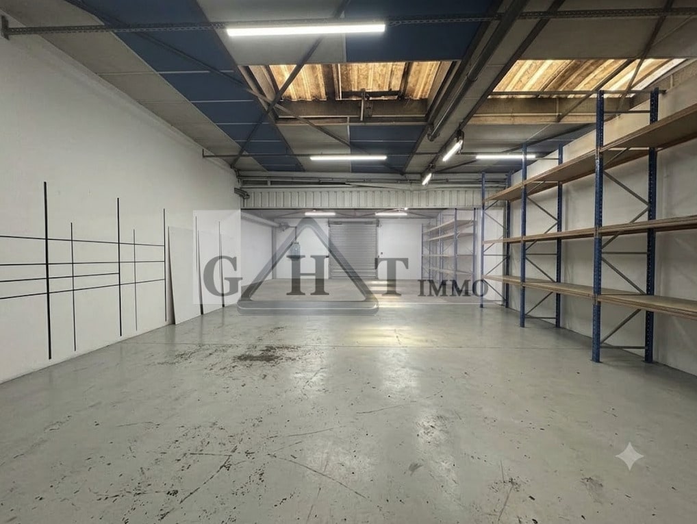 Industrial in Pantin for sale Building Photo- Image 1 of 13
