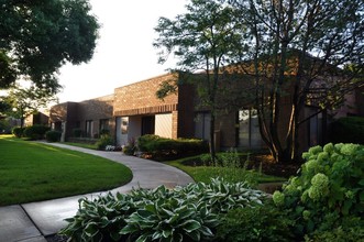 1535 Lake Cook Rd, Northbrook, IL for rent Building Photo- Image 1 of 35