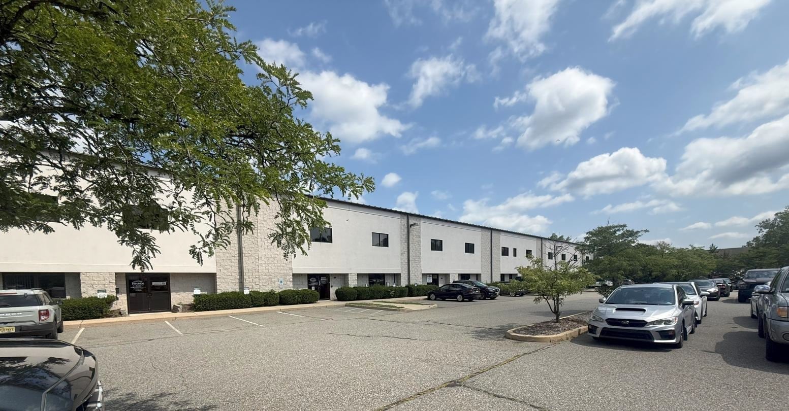 220 West Parkway, Pompton Plains, NJ to rent Building Photo- Image 1 of 13