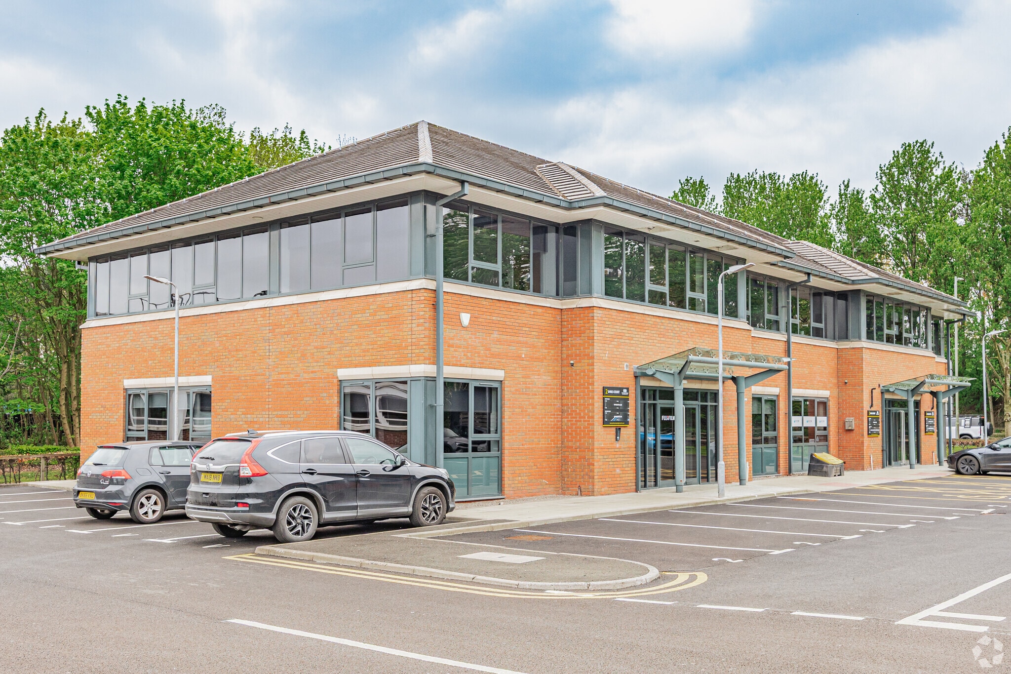 Earls Ct, Grangemouth to rent Primary Photo- Image 1 of 4