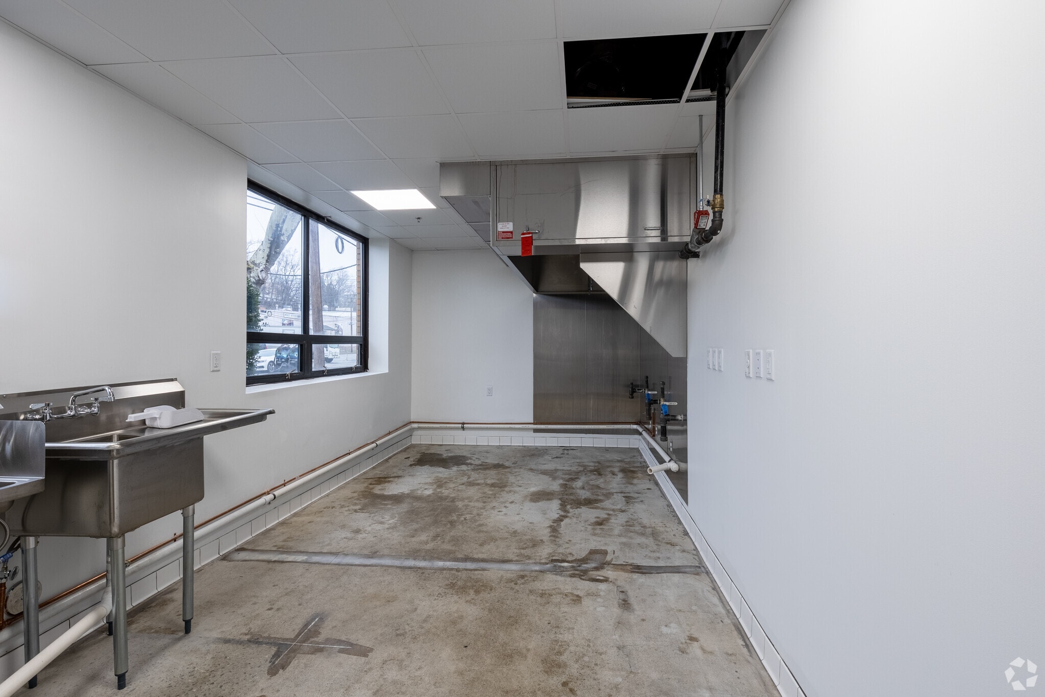 500 Cortlandt St, Belleville, NJ to rent Interior Photo- Image 1 of 3