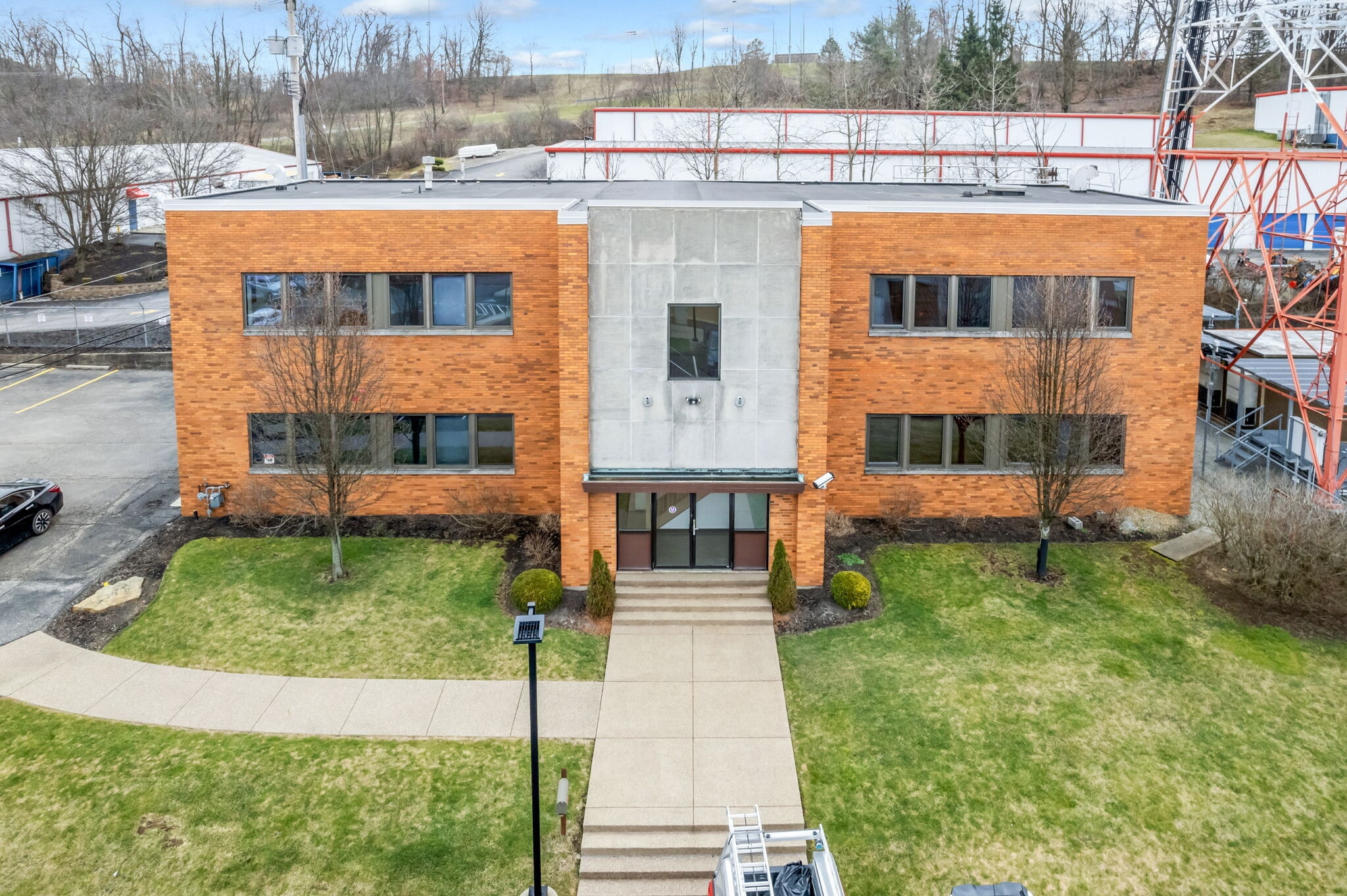 150 Hillside Dr, Bethel Park, PA to rent Primary Photo- Image 1 of 29