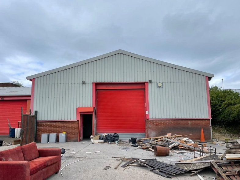 Lower Philips Rd, Blackburn to rent - Building Photo - Image 1 of 2