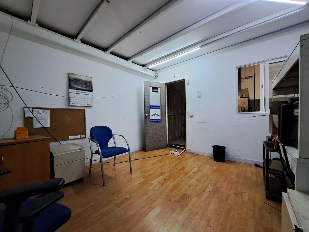 Madrid, MAD 28037 - Unit 2 -  - Interior Photo - Image 1 of 6