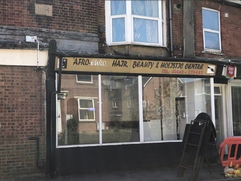 142 Nightingale Rd, Hitchin for sale - Primary Photo - Image 1 of 1