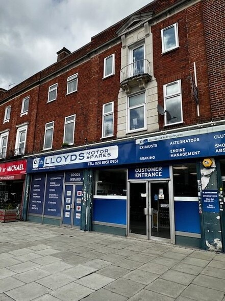 184-188 Burnt Oak Broa, Harrow to rent - Primary Photo - Image 1 of 2