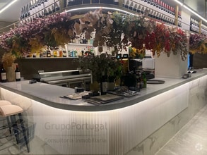 Retail in Madrid, Madrid to rent Interior Photo- Image 2 of 5