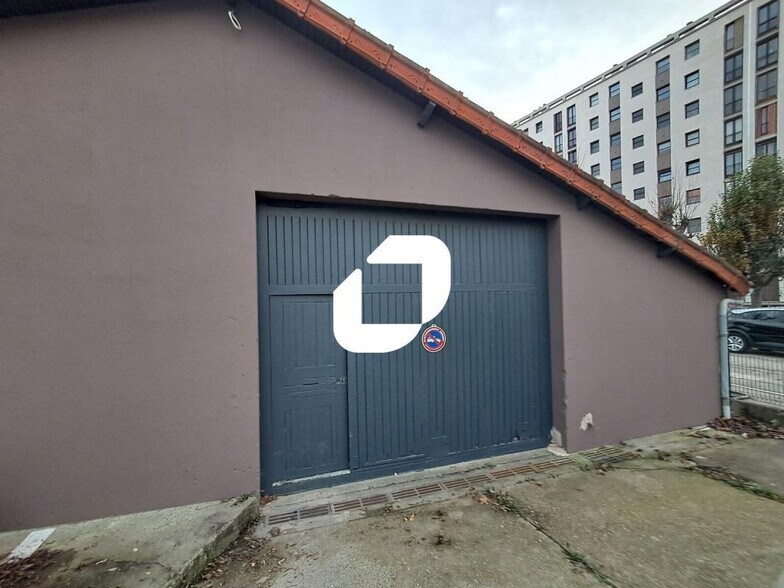 Light Industrial in L'HAY-LES-ROSES for sale - Building Photo - Image 2 of 16