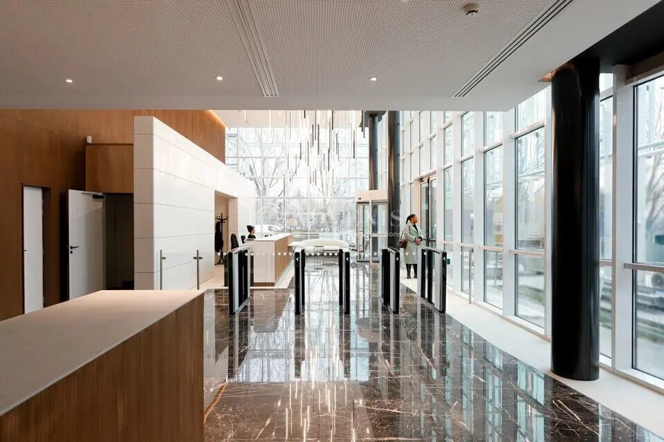 Office in Courbevoie to rent Building Photo- Image 1 of 13