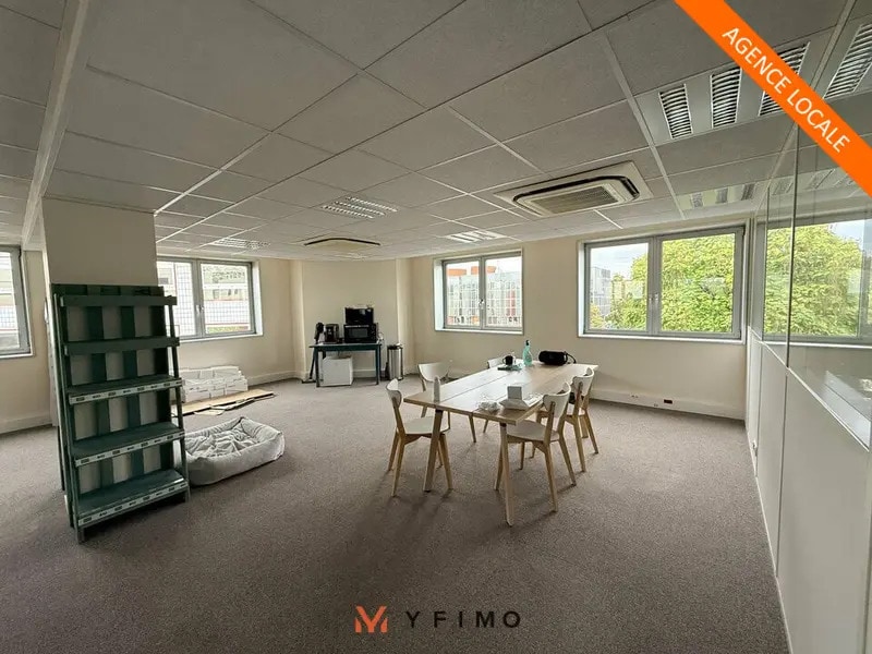 Office in Le Pecq to rent Interior Photo- Image 1 of 9