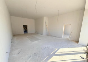 285-287 Mauldeth Rd, Manchester to rent Interior Photo- Image 2 of 6