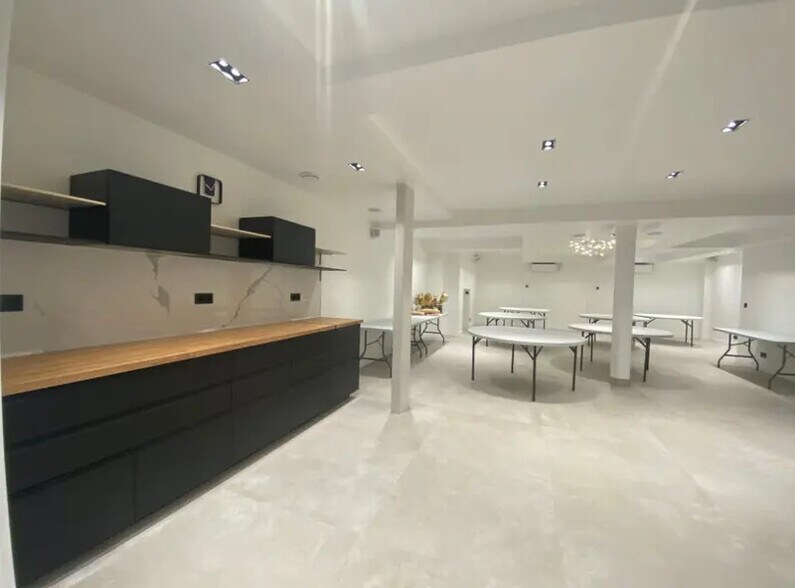 Office in Paris for sale - Interior Photo - Image 3 of 9