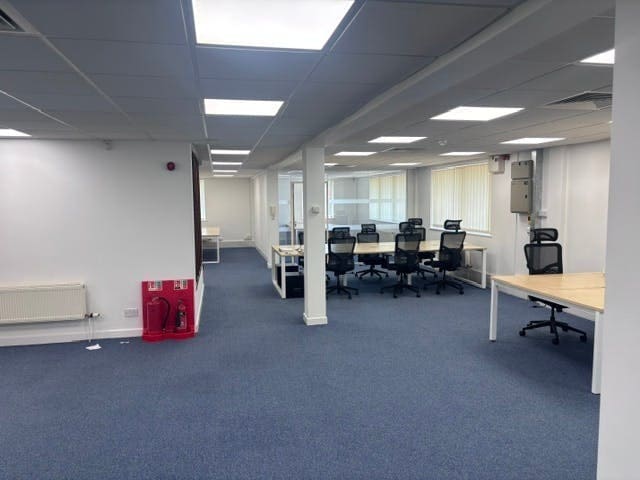 101-104 Love Ln, Cirencester to rent - Building Photo - Image 2 of 10