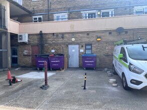 Montreal Rd, Tilbury to rent Building Photo- Image 2 of 3