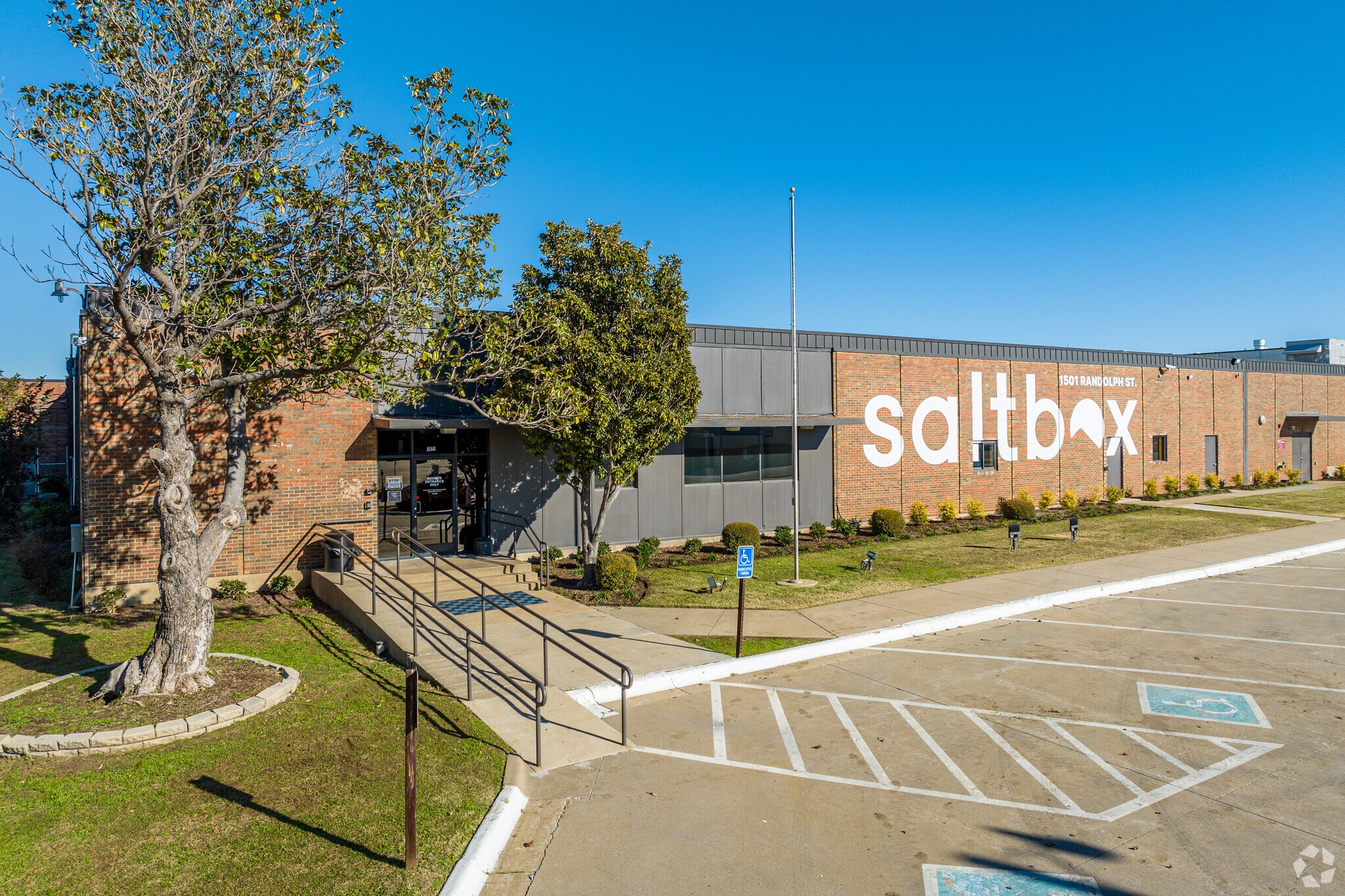 1501 Randolph St, Carrollton, TX to rent Primary Photo- Image 1 of 24