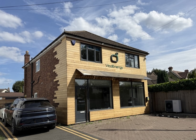 93 Mytchett Rd, Camberley to rent - Building Photo - Image 1 of 5