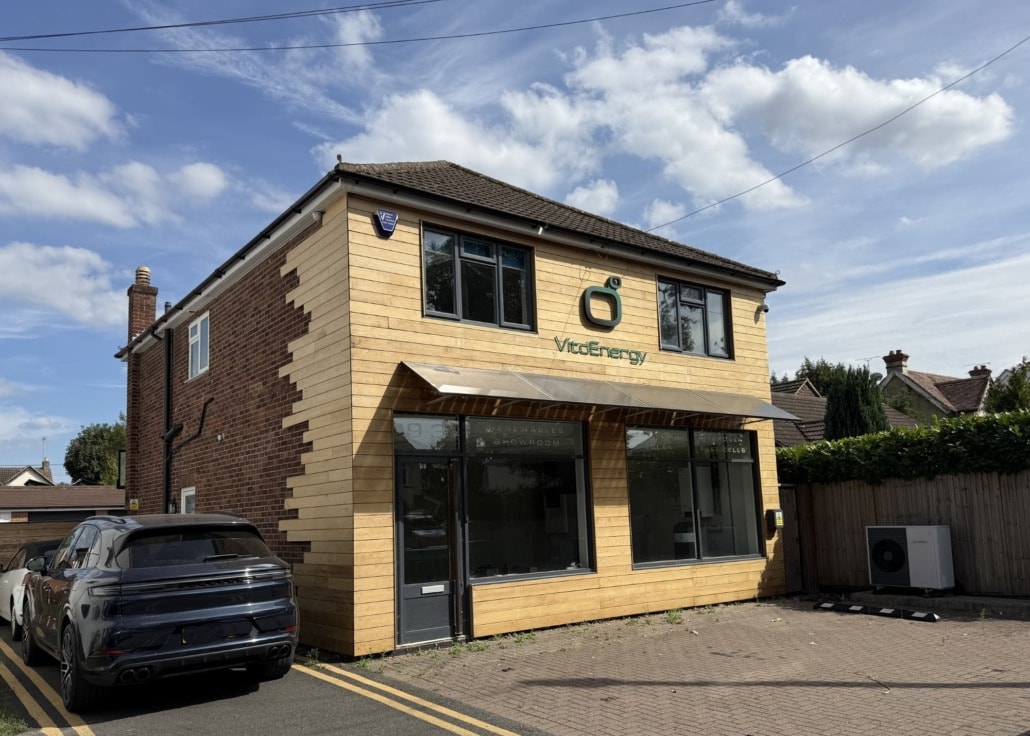 93 Mytchett Rd, Camberley to rent Building Photo- Image 1 of 6