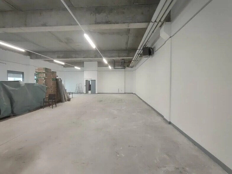 Industrial in Saint-Quentin-Fallavier for sale - Building Photo - Image 3 of 21