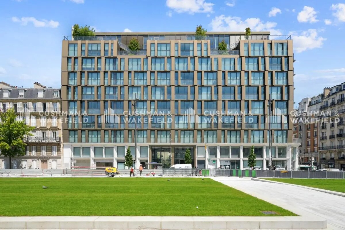 168 Avenue Charles De Gaulle, Neuilly-sur-Seine to rent Building Photo- Image 1 of 18