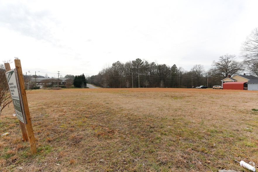 1560 Rankin Lake Rd, Gastonia, NC for sale - Primary Photo - Image 1 of 1