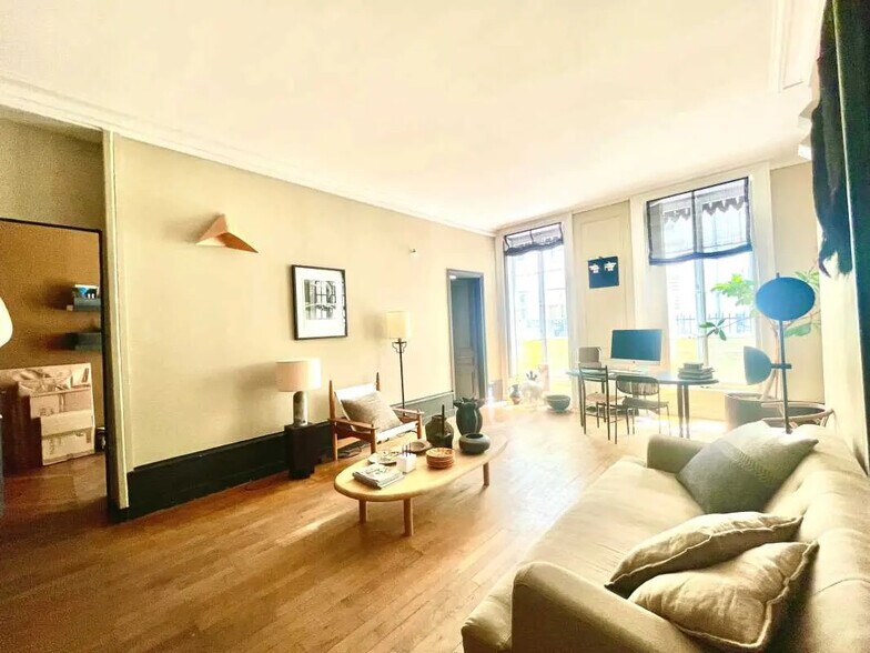 Office in Lyon to rent - Interior Photo - Image 2 of 4