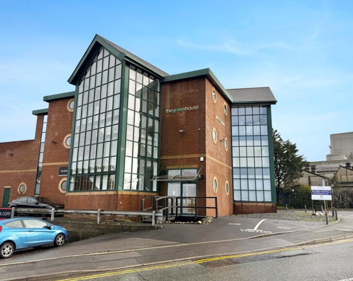 Mannings Heath Rd, Poole to rent Primary Photo- Image 1 of 3