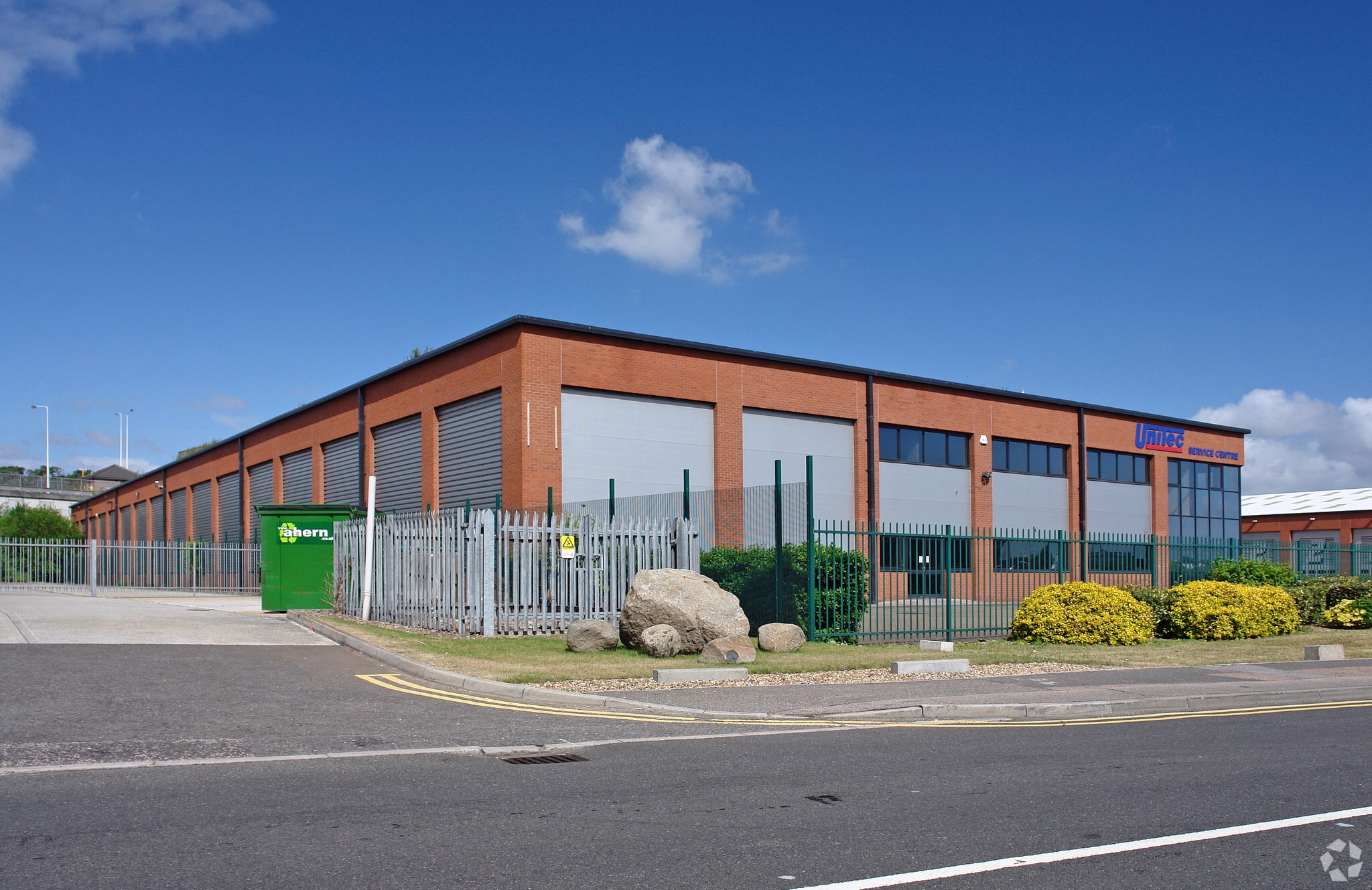 Weston Ave, Grays to rent Primary Photo- Image 1 of 4