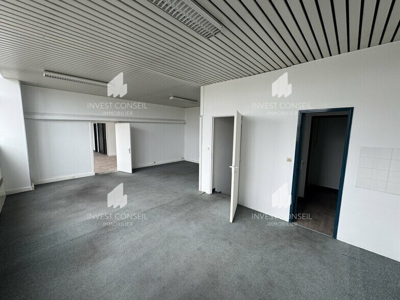 21 Avenue De La Mare, SAINT-OUEN-L'AUMONE to rent - Building Photo - Image 3 of 14