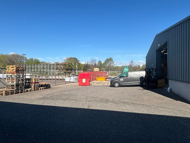 Unit 2 Woodside Rd, Aberdeen to rent - Building Photo - Image 3 of 13