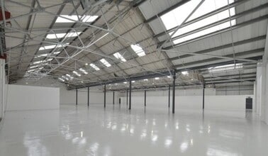 Guinness Rd, Manchester to rent Interior Photo- Image 1 of 7