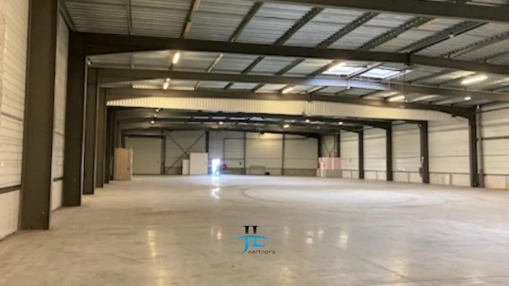 Location Entrepôt 2 000 m² - Photo 1