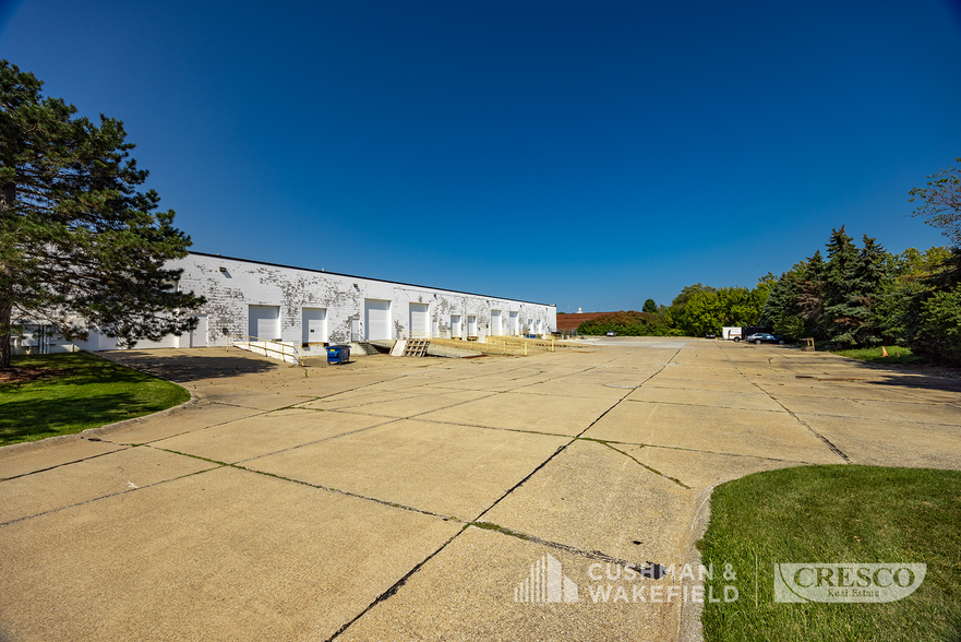 8285-8295 Darrow Rd, Twinsburg, OH for rent - Building Photo - Image 3 of 12