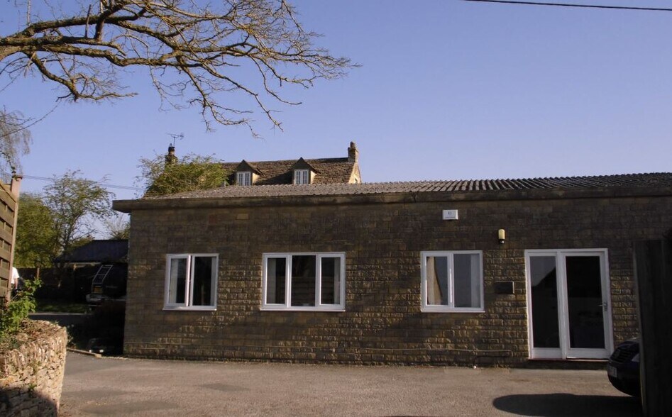 Ampney Crucis, Cirencester GL7 5SA UK