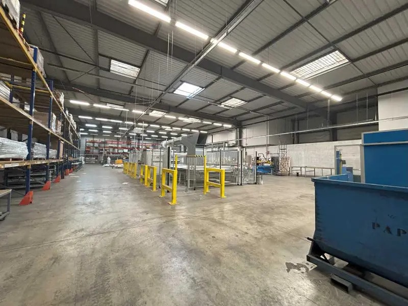 Light Industrial in La Courneuve to rent Building Photo- Image 1 of 6