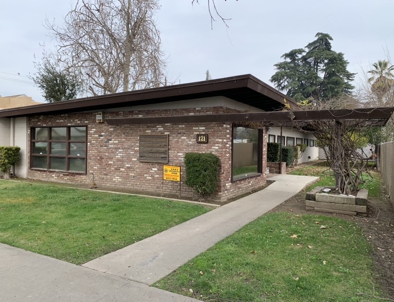 121 N Lake St, Madera, CA for sale - Primary Photo - Image 1 of 1