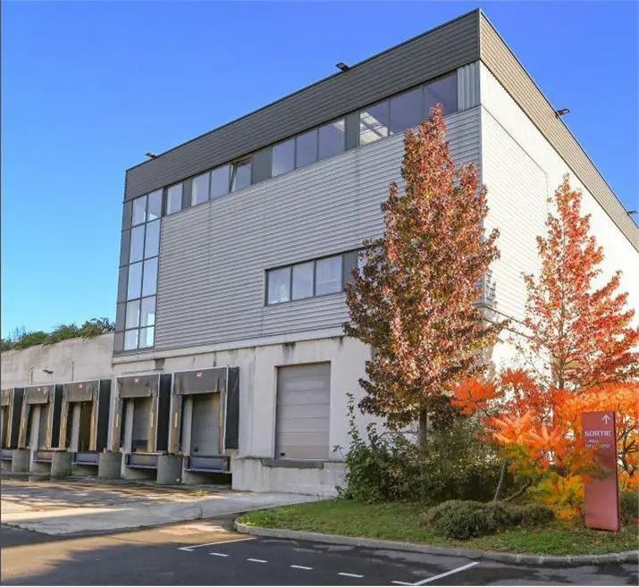 Light Industrial in Saint-Denis to rent Primary Photo- Image 1 of 7