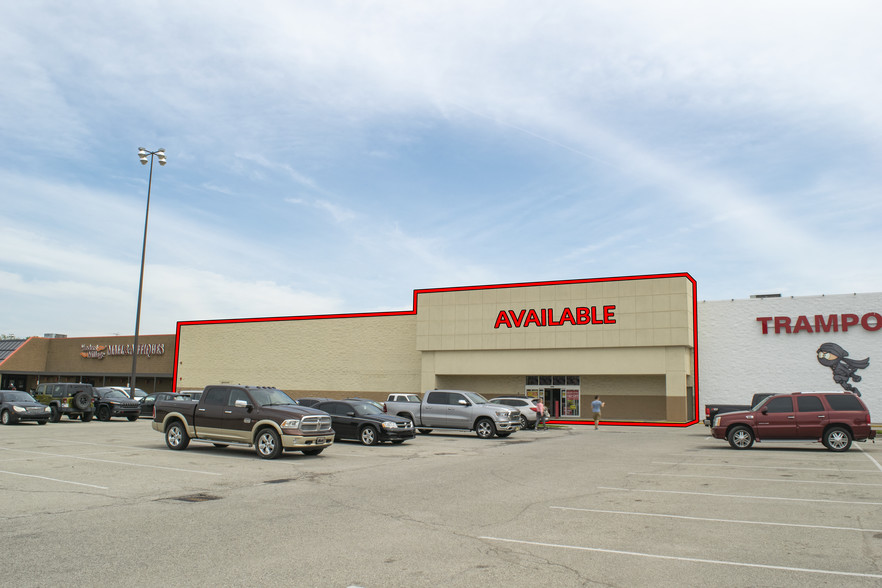 706 E Lewis & Clark Pky, Clarksville, IN for sale - Building Photo - Image 1 of 1