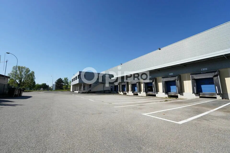 Light Industrial in Miribel to rent Building Photo- Image 1 of 25