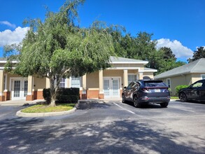 27724 Cashford Cir, Wesley Chapel, FL for rent Building Photo- Image 1 of 8