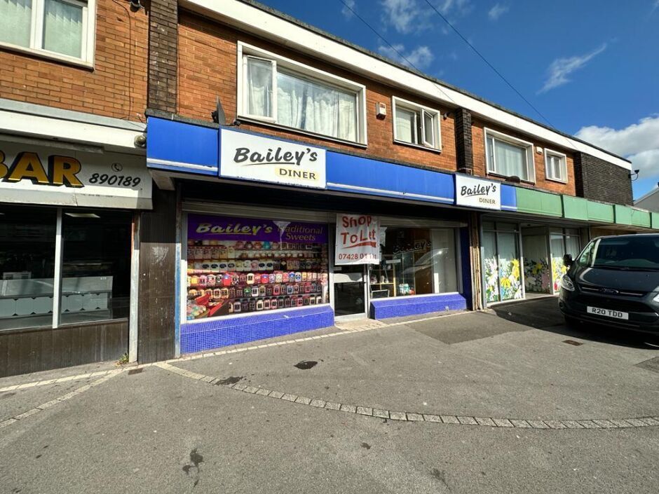 112 Fairway, Port Talbot for sale Primary Photo- Image 1 of 1