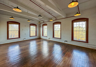 305 Union St, Franklin, MA for rent Building Photo- Image 1 of 1