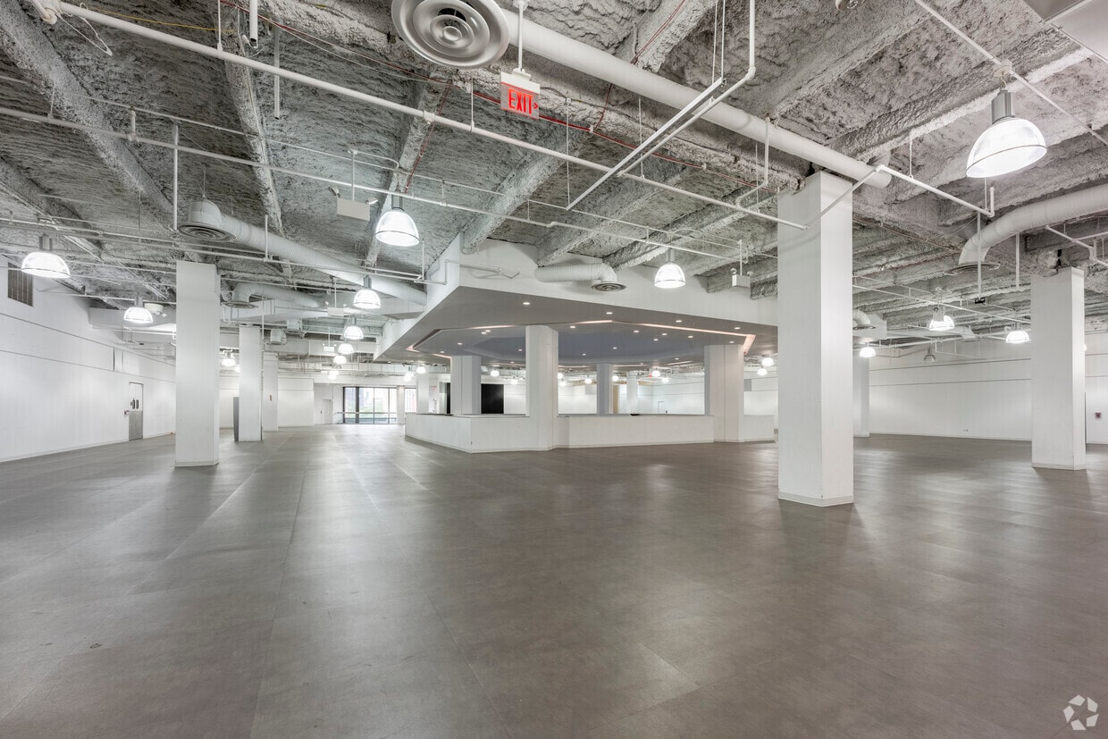 100 Greyrock Pl, Stamford, CT to rent Building Photo- Image 1 of 6