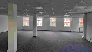 8-9 High St, Marlborough to rent Interior Photo- Image 2 of 2