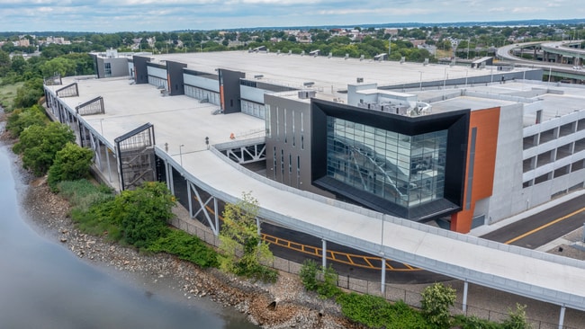 More details for 2505 Bruckner Blvd, Bronx, NY - Mixed-use to Rent