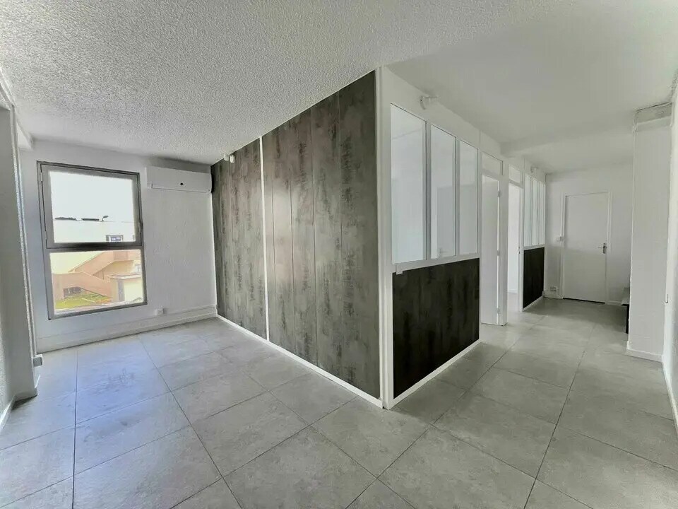 Location Bureaux 45 m² - Photo 1