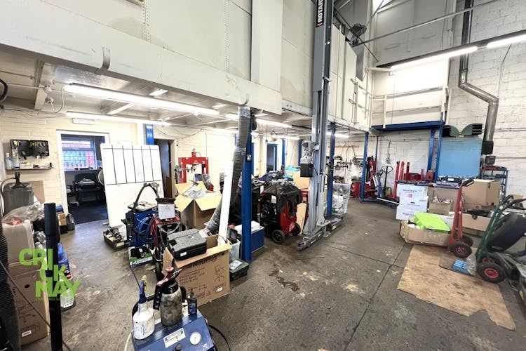 26A Stephenson Way, Crawley to rent Interior Photo- Image 1 of 6