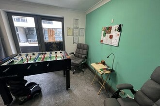 Admirals Way, London to rent Interior Photo- Image 2 of 4