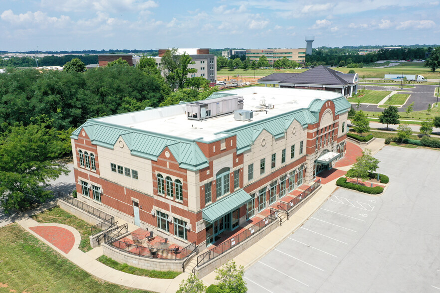 2120 High Wickham Place, Louisville, KY for rent - Building Photo - Image 3 of 8