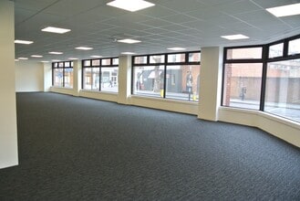 25-29 High St, Kingston Upon Thames to rent Interior Photo- Image 2 of 4